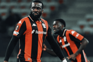 8连败 18场不胜耻辱01 法甲121年老店跌入深渊曾遭球迷暴打