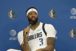 今夏手术后 浓眉剩余生涯都将佩戴护目镜比赛 今夏手术后 浓眉剩余生涯都将佩戴护目镜比赛