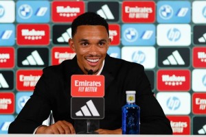 阿诺德：我看皇马欧冠三连长大 C罗亮相伯纳乌让年幼的我深受震撼