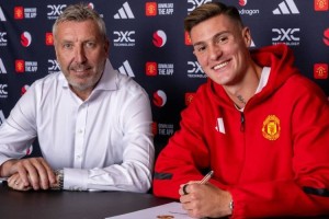 TA：曼联原本想签德拉普，美国行期间确定要买塞斯科&前后考察7年