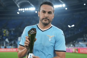 37岁神锋意甲炸裂表演：绝境连轰两球救主，巴萨旧将创造队史神迹