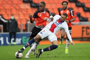 巴黎主场迎战欧塞尔,争夺法甲第六轮关键战,巴黎进攻强但伤病困扰,欧塞尔防守稳固。 巴黎主场迎战欧塞尔,争夺法甲第六轮关键战,巴黎进攻强但伤病困扰,欧塞尔防守稳固。