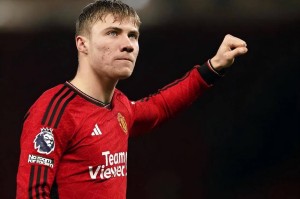 曼联冲击欧洲转会市场，重伤旧将为球队带来4000万巨款