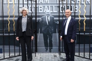 官方：比尔-尼科尔森大门在托特纳姆热刺的新球场正式重新开放