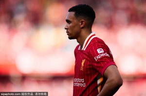 利物浦哭了！皇马0元购阿诺德，安菲尔德太子爷驾临伯纳乌！