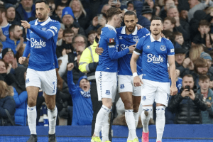 意甲对决：都灵 VS 比萨