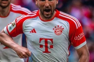 恭喜曼联！41球12助神锋欲加盟，巅峰回归复刻伊布神迹