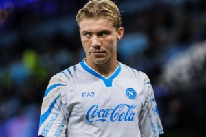 哈兰德提前离队:曼城与挪威国家队的双赢之策 哈兰德提前离队:曼城与挪威国家队的双赢之策