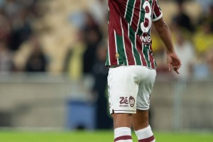 巴西球星如何引领法甲的桑巴风潮？揭秘史上最佳阵容