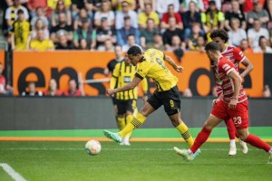 德甲焦点战前瞻:圣保利主场誓破不败金身!奥格斯堡客战欲掀翻黑马,核心球员对决成胜负手 德甲焦点战前瞻:圣保利主场誓破不败金身!奥格斯堡客战欲掀翻黑马,核心球员对决成胜负手