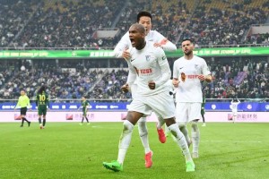 19球锋霸遭欧洲豪门截胡！大连英博夏窗首签告吹，紧急启动B计划