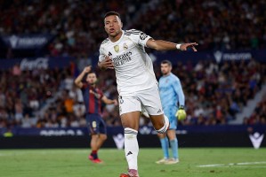 金球奖胜者之谁当先?姆巴佩领跑,哈兰德前景未卜 金球奖胜者之谁当先?姆巴佩领跑,哈兰德前景未卜