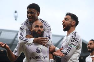 豪门悲喜夜:利物浦1-2曼联吞4连败 米兰2-1登顶 皇马1-0德比8连胜 豪门悲喜夜:利物浦1-2曼联吞4连败 米兰2-1登顶 皇马1-0德比8连胜