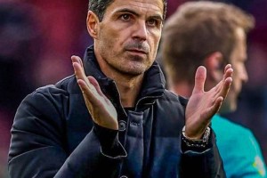 2-0！1-2！阿森纳7场不败登顶英超，利物浦遭切尔西18岁小将绝杀