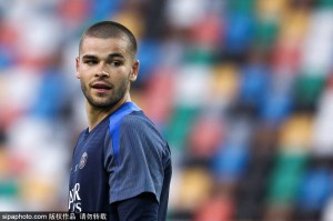 多纳鲁马或加盟曼联？巴黎门神告别之夜引爆转会市场