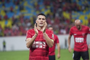 曝周定洋前往曼城体检，即将加盟中超新贵，公认最强内援后腰