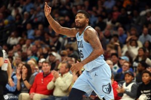 湖人签斯玛特讨好东契奇？前DPOY能给紫金军带来什么？