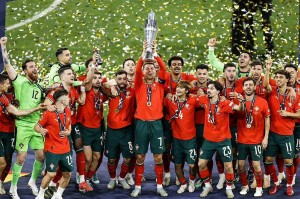 随着葡萄牙队夺冠,C罗又刷新5大纪录,还诞生了4位五冠王! 随着葡萄牙队夺冠,C罗又刷新5大纪录,还诞生了4位五冠王!