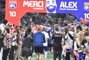 凌晨3点官宣!法甲7冠王遭罚降级,违反财政规则,巴黎违规却没事 凌晨3点官宣!法甲7冠王遭罚降级,违反财政规则,巴黎违规却没事