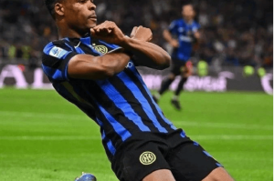 周五005意甲，科莫VS国际米兰，残阵也要拼冠军！老男孩们带伤死磕科莫：就算爬也要爬出3分