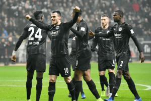 【25129期足彩胜负彩推荐】德甲勒沃库森历史优势VS法兰克福近期强势，谁能笑到最后？