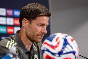 阿隆索在皇马的挑战之旅 阿隆索在皇马的挑战之旅