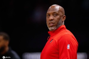 比卢普斯是历史唯一一位 对乔科詹胜率均为正的球员 比卢普斯是历史唯一一位 对乔科詹胜率均为正的球员