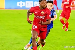 喜讯！54岁的法甲大牌少帅将正式官宣跟成都蓉城签新约，徐正源直接点头同意