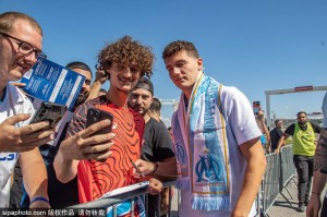 法甲球队马赛为新援帕瓦尔举行欢迎仪式</title>
        
    <title>法甲球队马赛为新援帕瓦尔举行欢迎仪式 法甲球队马赛为新援帕瓦尔举行欢迎仪式</title>
        
    <title>法甲球队马赛为新援帕瓦尔举行欢迎仪式