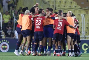 欧冠回顾：仁仰马翻！惨案制造机齐翻车，尤文大逆转，阶段赛终于有看头了