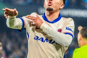 曼联止损失败！桑乔合同只剩1年，周薪30万英镑，很难卖出高价了