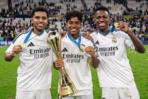 皇马巴西帮面临解散?带头大哥闹离队 二弟三弟沦为替补 皇马巴西帮面临解散?带头大哥闹离队 二弟三弟沦为替补