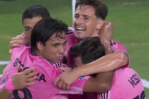 苏亚雷斯38岁独造2球,迈阿密国际2105万美元晋级16强 苏亚雷斯38岁独造2球,迈阿密国际2105万美元晋级16强