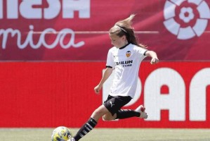 西甲老牌劲旅瓦伦西亚连续两场失利,面临保级挑战 西甲老牌劲旅瓦伦西亚连续两场失利,面临保级挑战