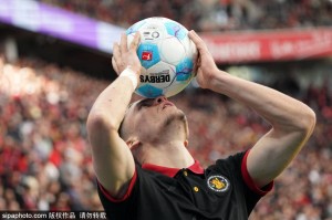 3500万英镑！利物浦天才后卫夸萨转会勒沃库森，红军留回购条款暗藏玄机