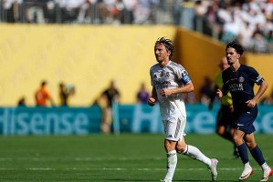 比赛态度存在问题,防线承受巨大压力,皇马0-4不敌巴黎,无缘世俱杯决赛 比赛态度存在问题,防线承受巨大压力,皇马0-4不敌巴黎,无缘世俱杯决赛