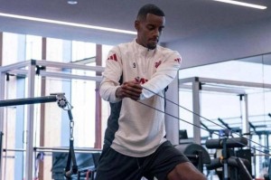 欧冠豪门全胜，巴黎或面临出局压力，皇马拜仁利物浦冲刺前四