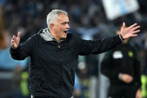 穆里尼奥执教本菲卡，重返欧冠赛场与皇马再次交锋