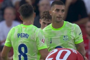 3-0！西甲太刺激，半场两人染红，巴萨开门红，最佳球员亚马尔！