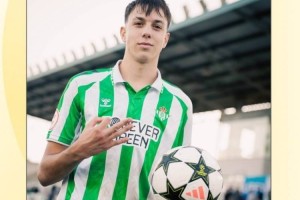 记者：尤文原本接近签下19岁前锋埃斯特万，但贝蒂斯突然反悔