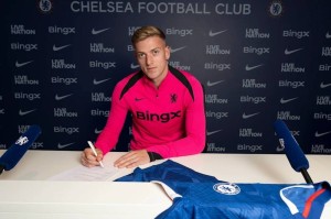 TA：英超半数球队都想签德拉普，曼联有人认为他和霍伊伦很相似