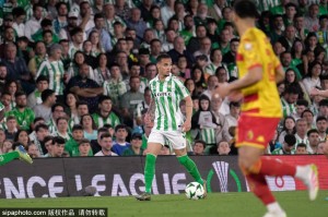 西甲豪门询价曼联弃将，贝蒂斯希望留下状态火热的巴西边锋