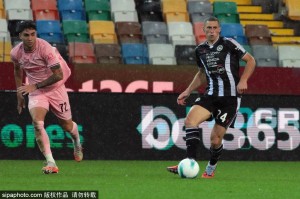 那不勒斯续约安古伊萨:从意甲冠军到未来的中场核心,他的价值在哪里? 那不勒斯续约安古伊萨:从意甲冠军到未来的中场核心,他的价值在哪里?