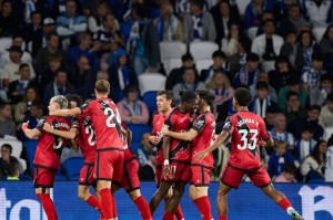 西甲积分榜最新战报：巴萨爆冷失利，马竞惜平，巴列卡诺绝杀皇家社会