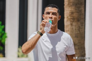 欧洲足坛炸锅夜:C罗续约引发沙特,枪手疯狂扫货,米兰城变天 欧洲足坛炸锅夜:C罗续约引发沙特,枪手疯狂扫货,米兰城变天