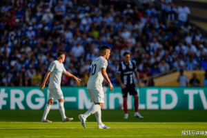 催泪!拉莫斯再现9248名场面,做C罗庆祝动作,缔造世俱杯大冷门 催泪!拉莫斯再现9248名场面,做C罗庆祝动作,缔造世俱杯大冷门