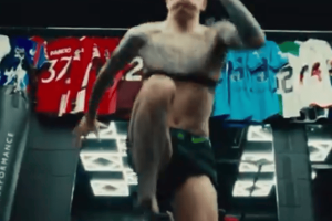 曝加纳乔只愿加盟英超欧冠参赛队！曼联降价至4000万无济于事，根本没人报价