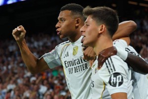 2-1逆转!皇马三连胜领跑西甲,皇家社会爆冷输升班马成焦点 2-1逆转!皇马三连胜领跑西甲,皇家社会爆冷输升班马成焦点