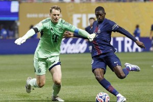 世俱杯八强大战:拜仁0-2不敌巴黎,德甲冠军败在体能与投入之下 世俱杯八强大战:拜仁0-2不敌巴黎,德甲冠军败在体能与投入之下