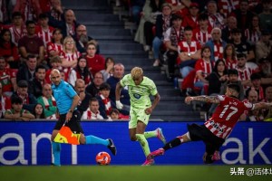 含泪再见！感人16载功勋，西甲收官战：巴萨创巅峰，莱万破纪录！